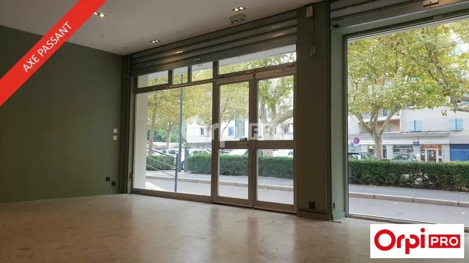 Local commercial dans Romans-sur-Isère à louer - Photo de l’immeuble – Image 1 sur 9