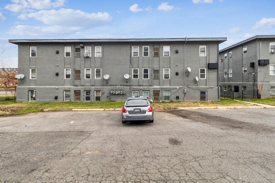 4559-4569 Benning Rd SE, Washington, DC à vendre - Photo de l’immeuble – Image 3 sur 15