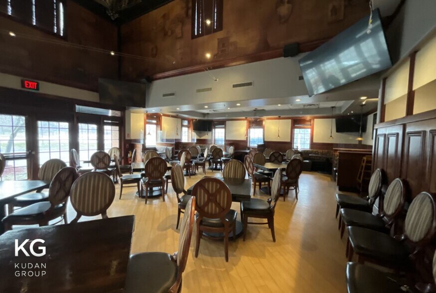 4868 IL Route 83, Long Grove, IL à vendre - Photo intérieure – Image 3 sur 4