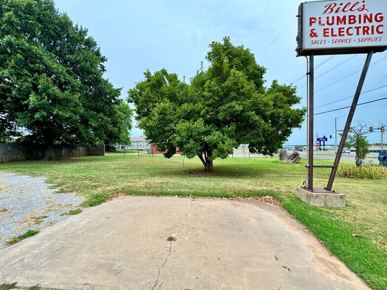 2804 S 4th St, Chickasha, OK à vendre - Photo de l’immeuble – Image 2 sur 18