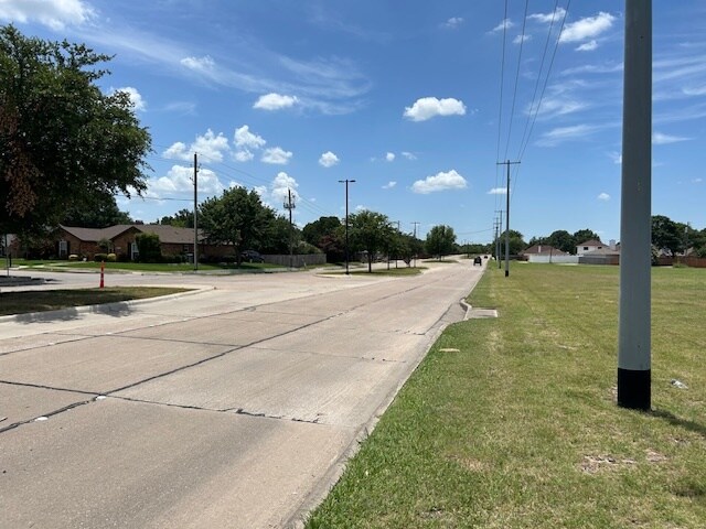 3401 Roan rd, Garland, TX à vendre - Photo de l’immeuble – Image 2 sur 10