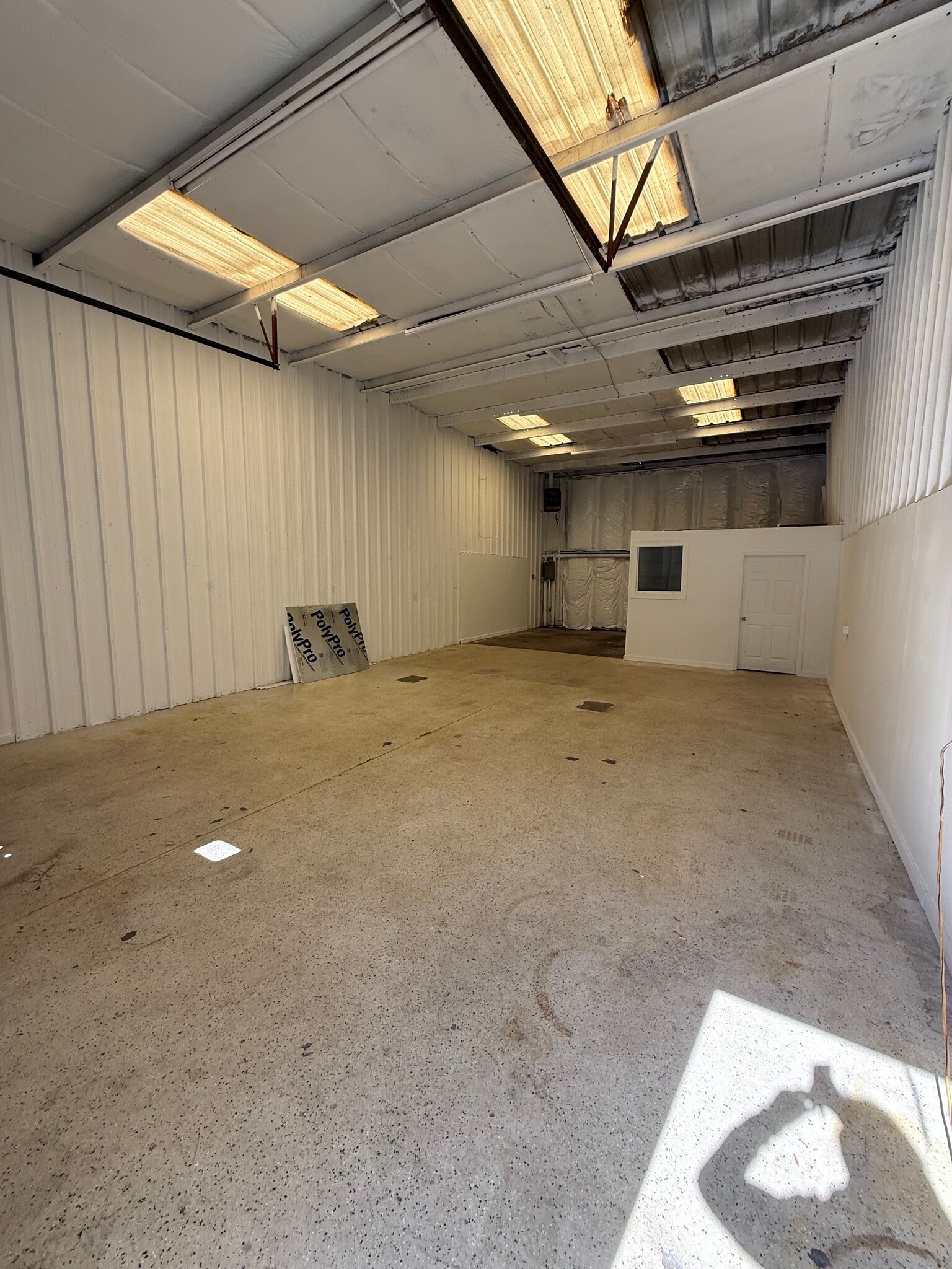 1880 Commerce Rd, Athens, GA à louer Photo intérieure– Image 1 sur 8