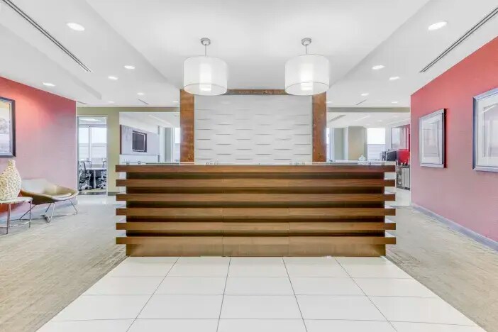 8333 NW 53rd St, Doral, FL à louer - Photo intérieure – Image 3 sur 17
