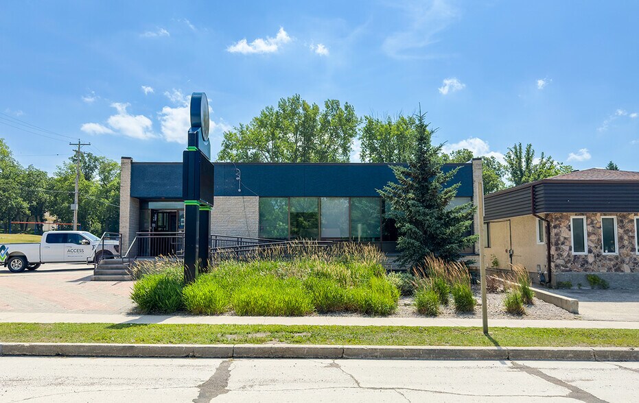 3187 Birds Hill Rd, East St Paul, MB à vendre - Photo de l’immeuble – Image 3 sur 10