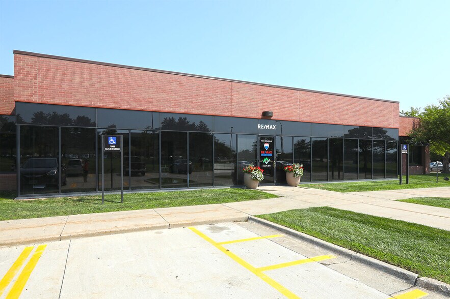 7101-7199 Vista Dr, West Des Moines, IA à louer - Photo de l’immeuble – Image 3 sur 14