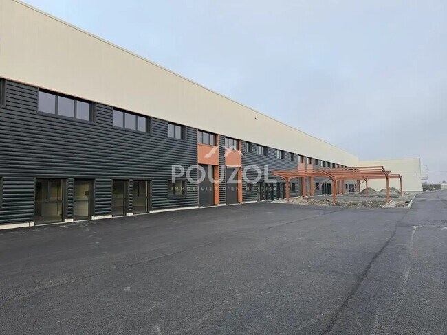 Plus de détails pour Local d'activités à louer