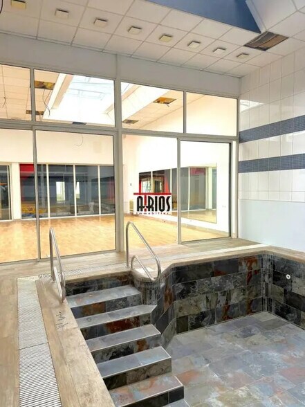 Local commercial dans Hyères à vendre - Photo intérieure – Image 1 sur 7