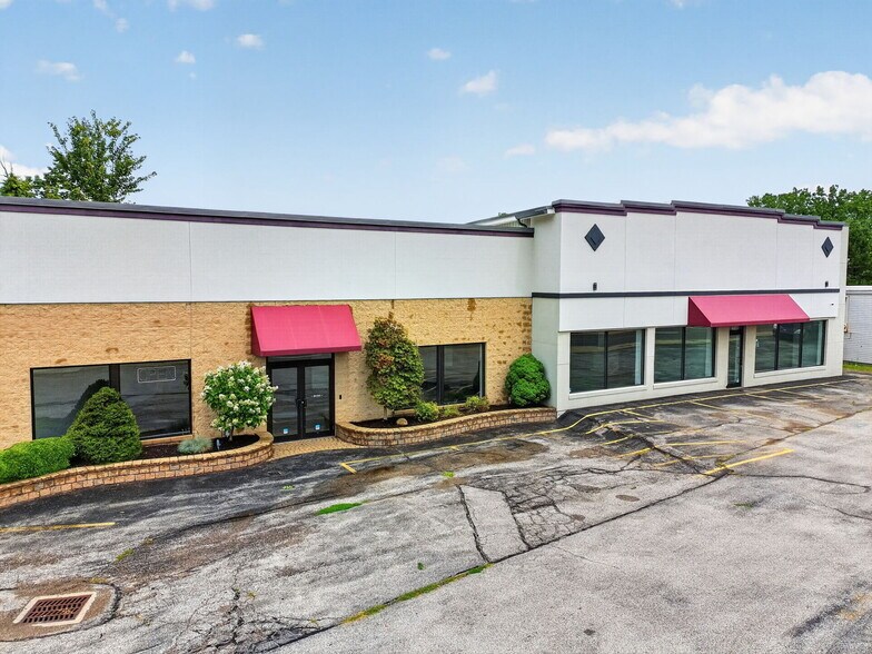 2539 W Prospect Rd, Ashtabula, OH à vendre - Photo de l’immeuble – Image 1 sur 18