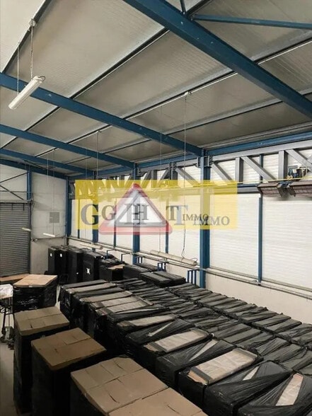 Industriel/Logistique dans Montfermeil à louer - Photo intérieure – Image 2 sur 3