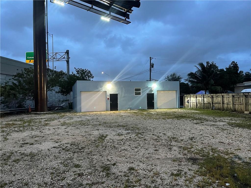 665 W Prospect Rd, Oakland Park, FL à louer Photo de l’immeuble– Image 1 sur 19