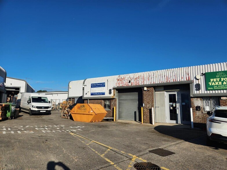 Brympton Way, Yeovil à louer - Photo de l’immeuble – Image 3 sur 5