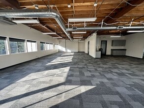 5839-5855 Green Valley Cir, Culver City, CA à louer Photo intérieure– Image 2 sur 6