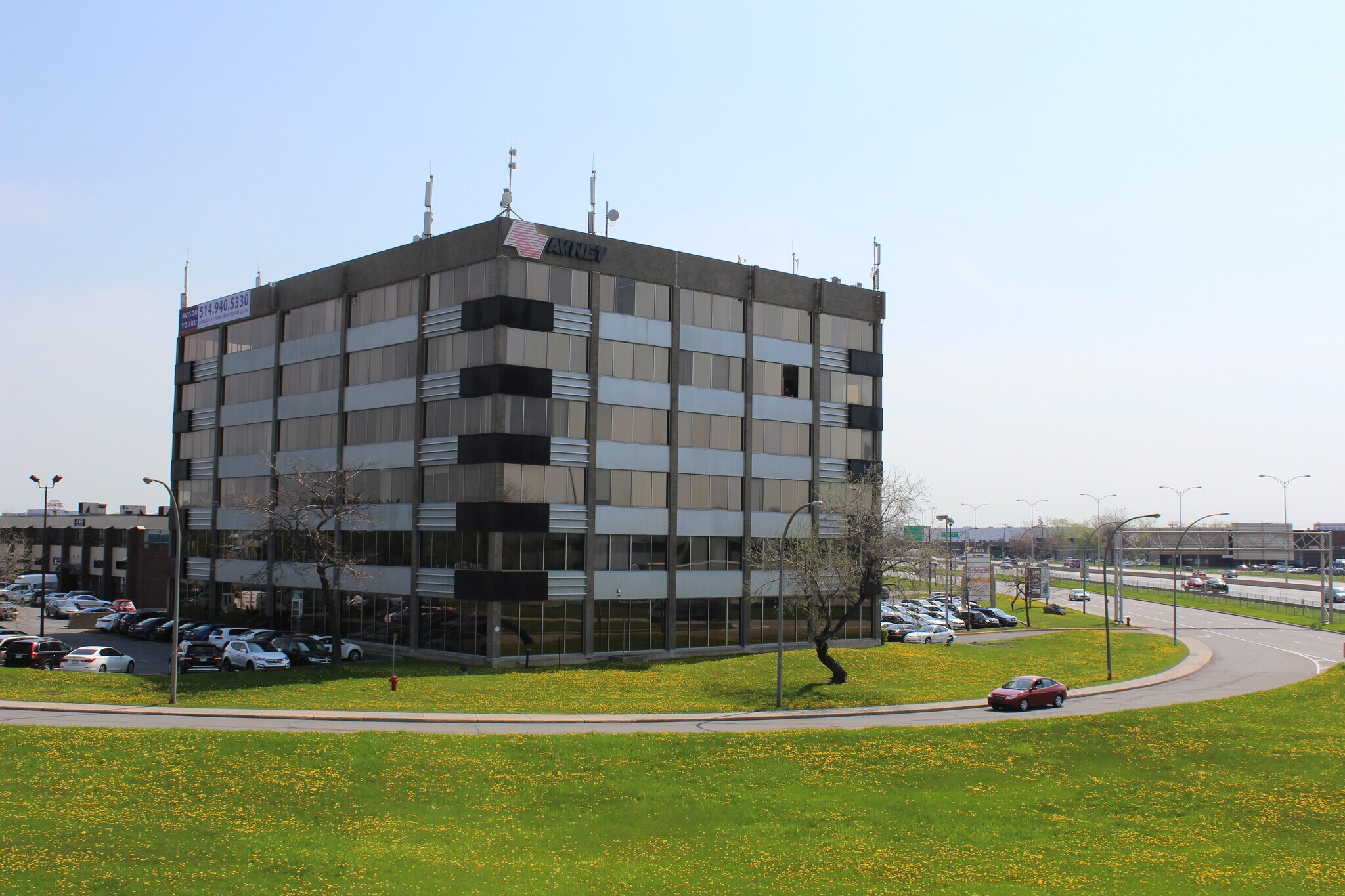 7575 Rte Transcanadienne, Montréal, QC à louer Photo de l’immeuble– Image 1 sur 10