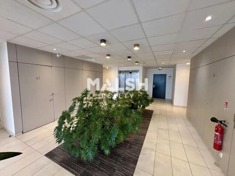 Bureau dans Lyon à vendre - Photo de l’immeuble – Image 2 sur 12