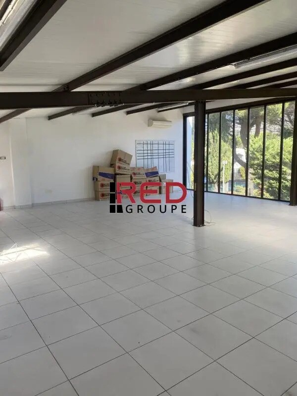 Industriel/Logistique dans Châteauneuf-le-Rouge à louer Photo de l’immeuble– Image 1 sur 6