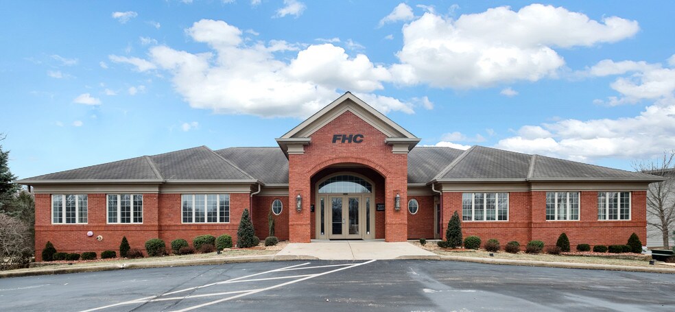 1831 Lake Saint Louis Blvd, Lake Saint Louis, MO à louer - Photo principale – Image 1 sur 1