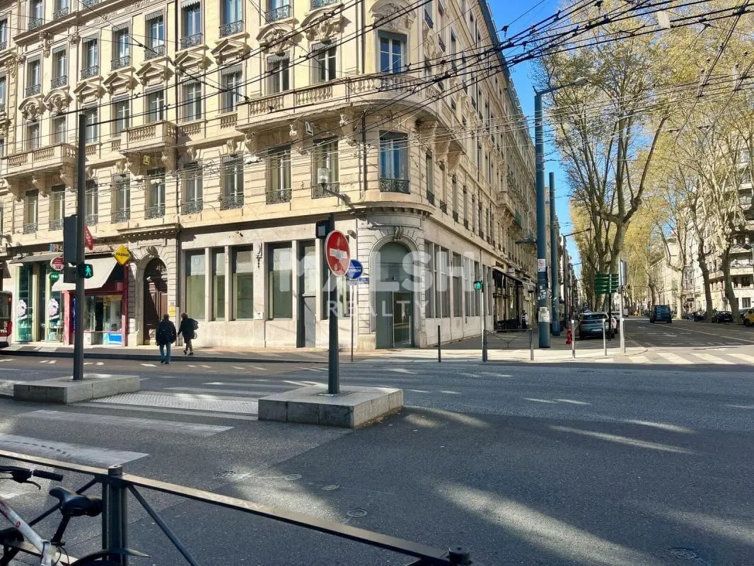 Local commercial dans Lyon à louer Photo de l’immeuble– Image 1 sur 16