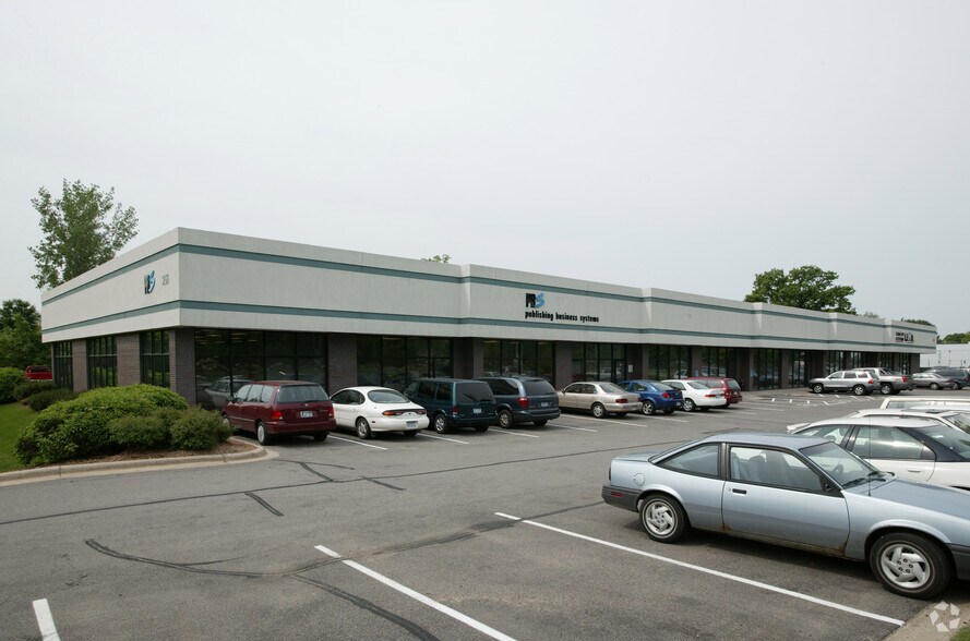 2611 N Hamline Ave, Roseville, MN à vendre - Photo de l’immeuble – Image 3 sur 6