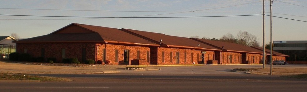 2225 Drake Ave, Huntsville, AL à louer - Photo de l’immeuble – Image 2 sur 12