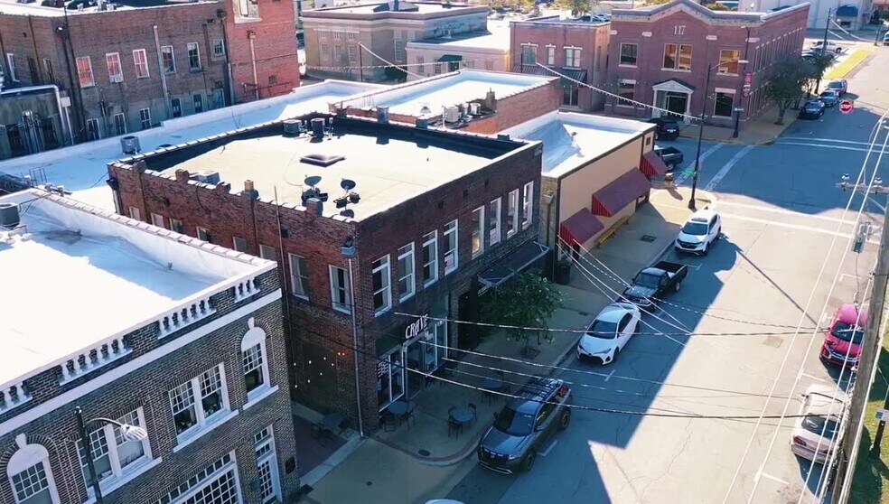211 Court St, Tupelo, MS à vendre - Vidéo sur l’annonce professionnelle – Image 2 sur 75