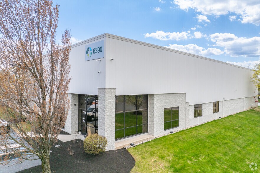 6390 Hedgewood Dr, Allentown, PA à louer - Photo de l’immeuble – Image 3 sur 8