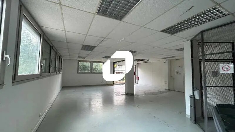 Local d’activités dans Épinay-sur-Orge à louer - Photo de l’immeuble – Image 2 sur 9