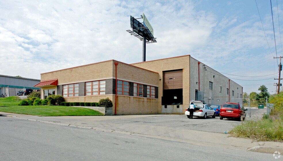 7112 Commercial Ave, Baltimore, MD à louer - Photo de l’immeuble – Image 2 sur 2