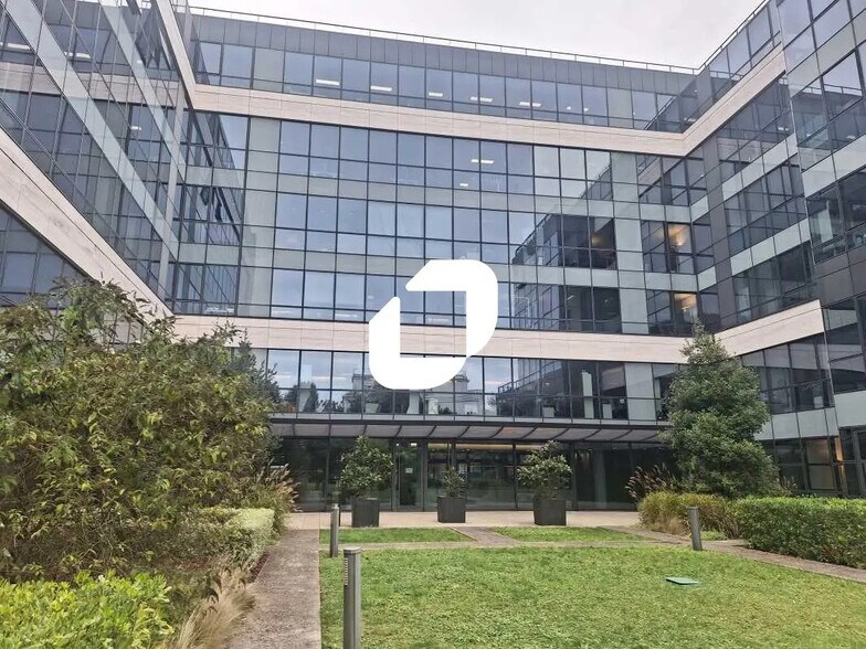 Bureau dans Neuilly-sur-Seine à louer - Photo de l’immeuble – Image 1 sur 11