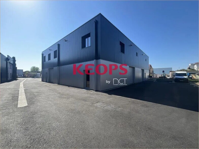 Local d’activités dans Cugnaux à louer - Photo de l’immeuble – Image 2 sur 12