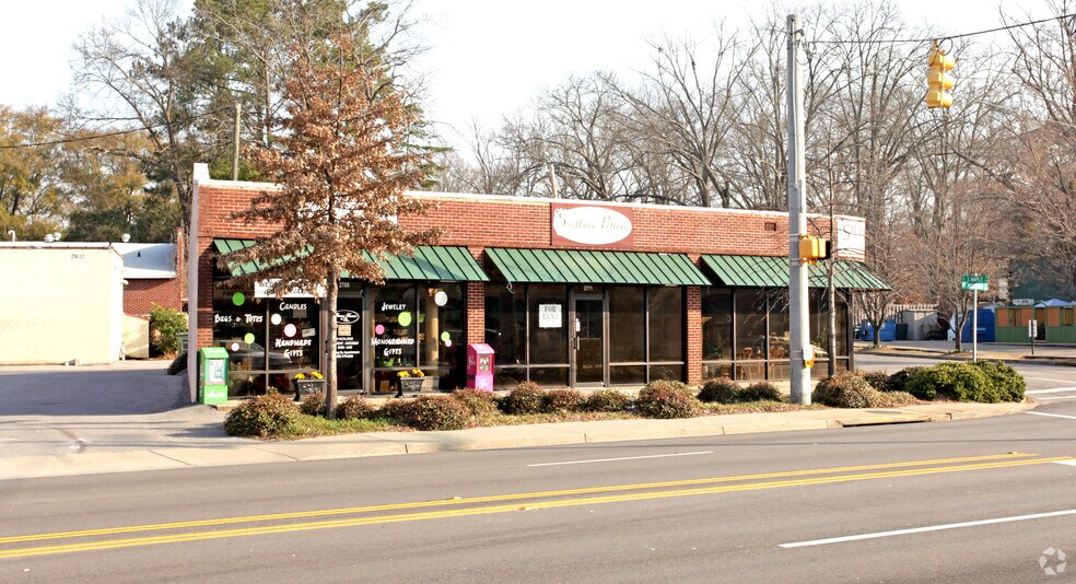 2757-2773 Rosewood Dr, Columbia, SC à louer - Photo de l’immeuble – Image 2 sur 5