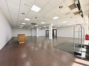 2-6 Burlington St, Chesterfield à louer Photo intérieure– Image 2 sur 3