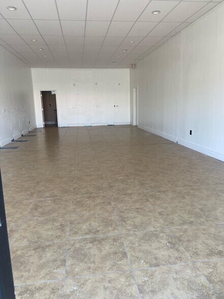 560 El Cajon Blvd, El Cajon, CA à louer - Photo de l’immeuble – Image 3 sur 5