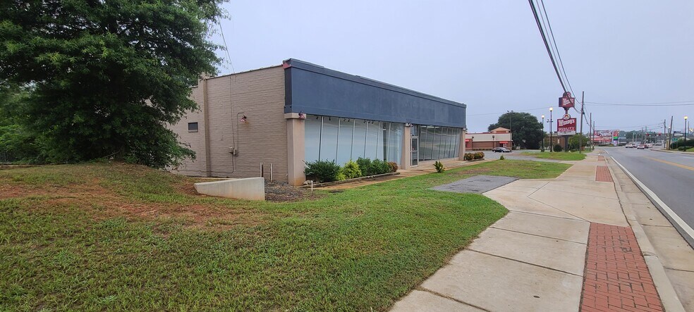 215 N Camellia Blvd, Fort Valley, GA à vendre - Photo de l’immeuble – Image 2 sur 6