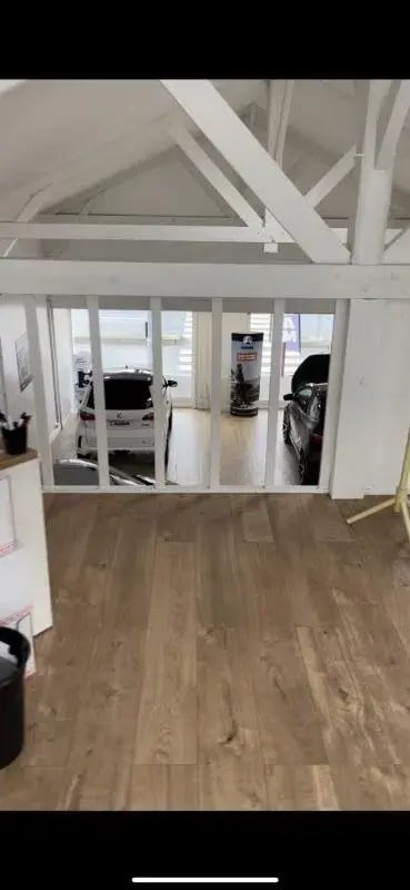 Plus de détails pour Local commercial à louer