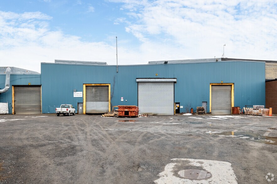5745-5795 Pl Turcot, Montréal, QC à louer - Photo de l’immeuble – Image 2 sur 6