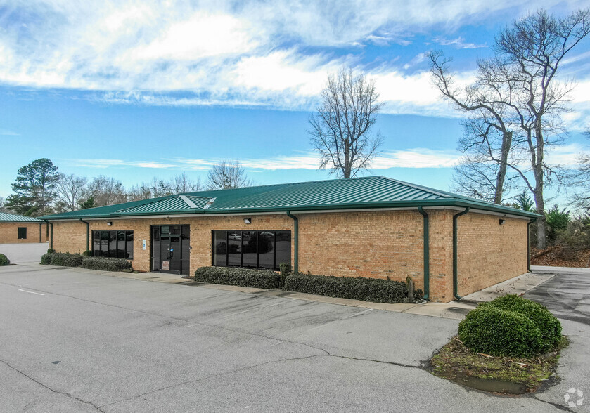 711 Tilghman Dr, Dunn, NC à louer - Photo principale – Image 2 sur 6
