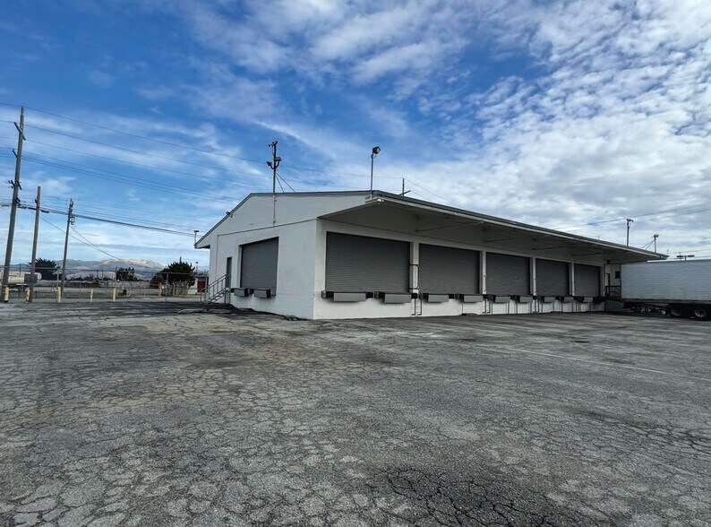 1084 Terven Ave, Salinas, CA à louer - Photo de l’immeuble – Image 1 sur 4