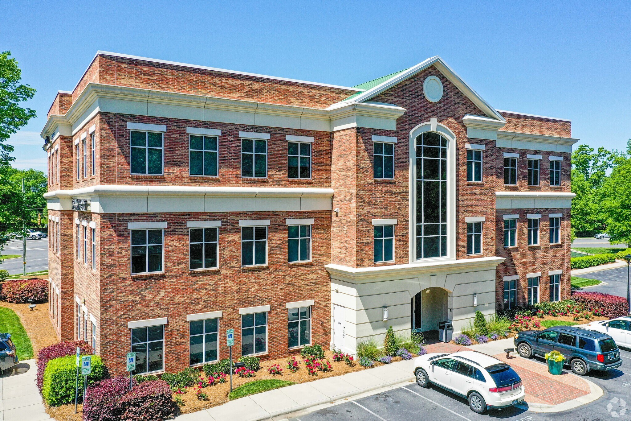 7825 Ballantyne Commons Pky, Charlotte, NC à louer Photo principale– Image 1 sur 15