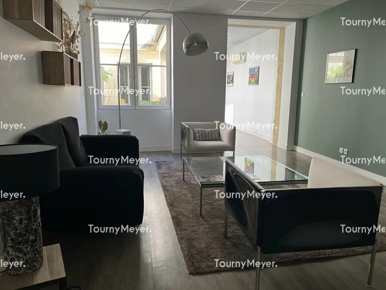 Bureau dans Bordeaux à vendre - Photo de l’immeuble – Image 2 sur 10