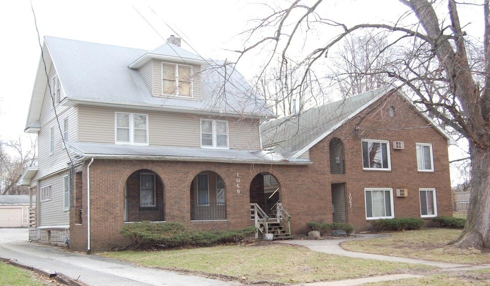 1069 33rd St, Des Moines, IA à vendre - Photo principale – Image 1 sur 1