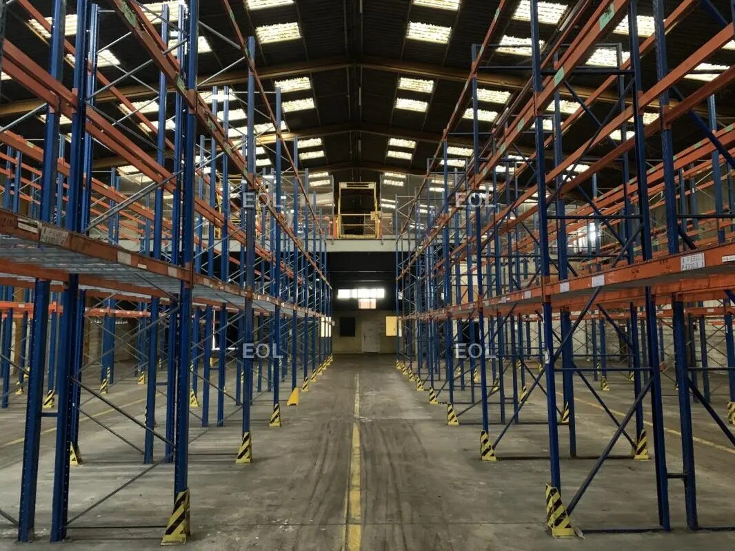 Industriel/Logistique dans Villeneuve-la-Garenne à louer Photo intérieure– Image 1 sur 9