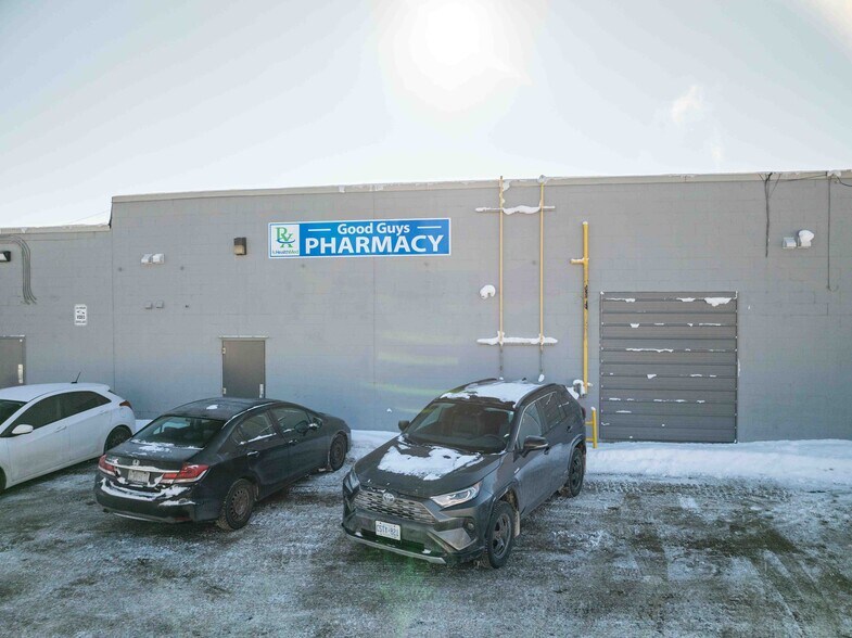 1534-1542 Lasalle Blvd, Greater Sudbury, ON à louer - Photo de l’immeuble – Image 3 sur 10