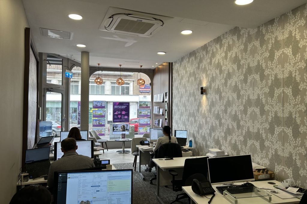 153 Upper Richmond Rd, Londres à louer Photo intérieure– Image 1 sur 4