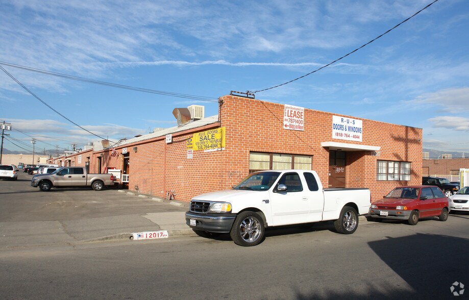 12017-12021 Vose St, North Hollywood, CA à louer - Photo de l’immeuble – Image 2 sur 9