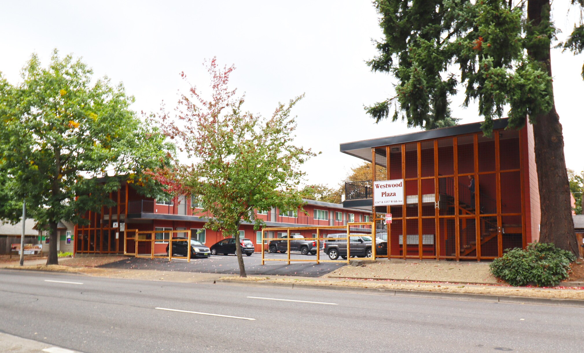 1247-1257 W 6th Ave, Eugene, OR à vendre Photo principale– Image 1 sur 15