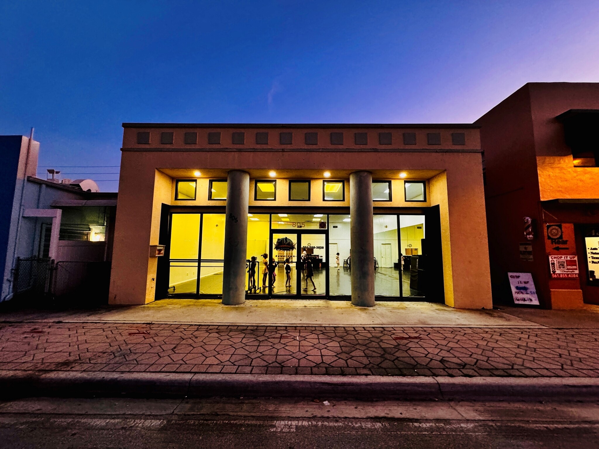 805 Lucerne Ave, Lake Worth, FL à vendre Photo principale– Image 1 sur 13