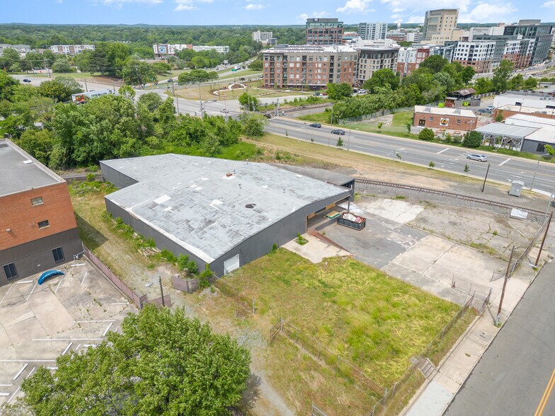 806 Ramseur St, Durham, NC à louer - Photo de l’immeuble – Image 2 sur 5
