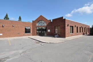 Plus de détails pour 108 Angeline St, Lindsay, ON - Médical à louer