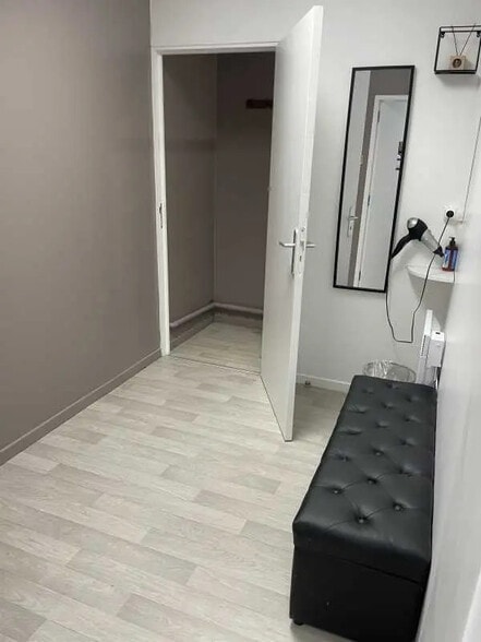 Local d’activités dans Creil à louer - Photo intérieure – Image 3 sur 4