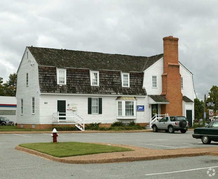 13811 Warwick Blvd, Newport News, VA à louer - Photo principale – Image 2 sur 7